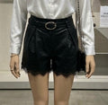 Short vinipiel con encaje